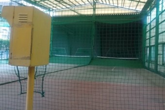 テニス始めました