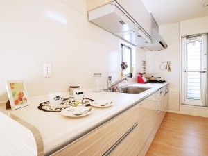 stripslashes($c_name)