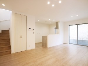 stripslashes($c_name)